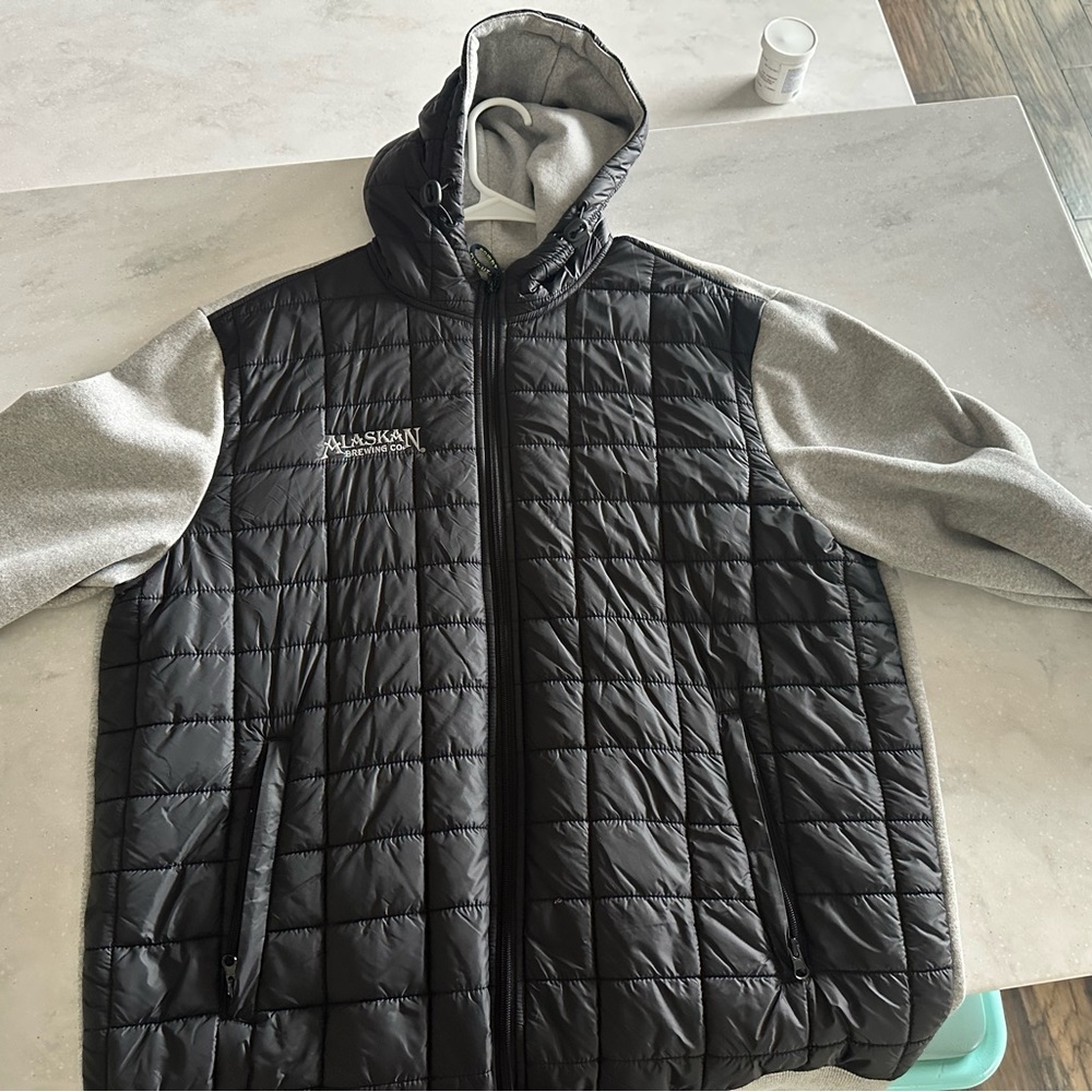 Dutch harbor gear puffer sweatshirt zip up
